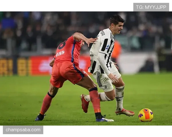 乌加特欧冠淘汰赛大场面表现解析：关键战中的能力与局限